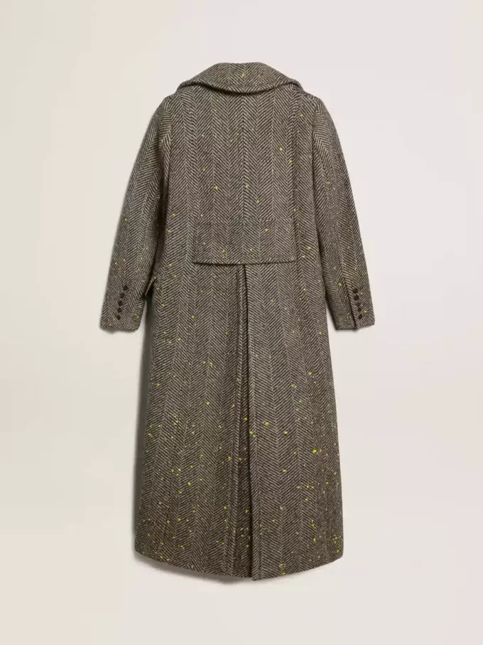 Abrigo largo de mujer con detalle en espiga y detalles amarillos Abrigo largo de mujer con detalle en espiga y detalles amarillos