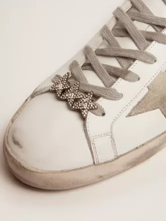 Accesorio de encaje con tres estrellas de color oro antiguo con cristales