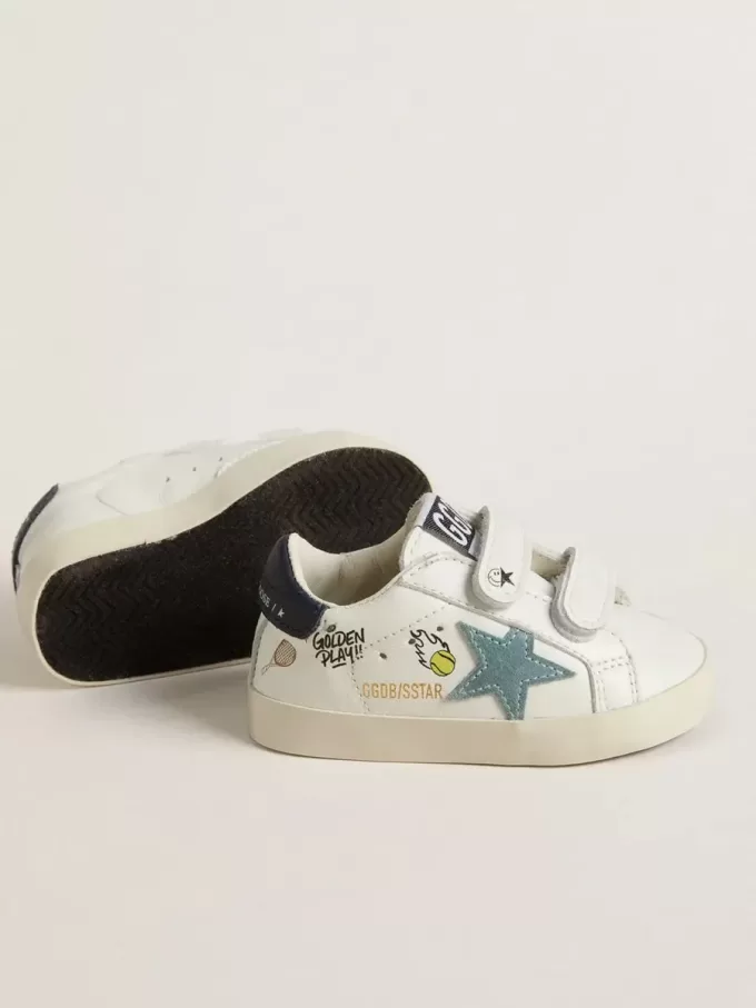 Baby School en napa blanca con estrella de ante azul claro y motivo de tenis Baby School en napa blanca con estrella de ante azul claro y motivo de tenis