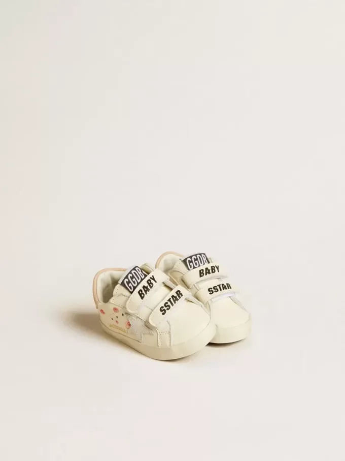 Baby School en piel napa con motivo de rosas rosas y estrella de ante blanco Baby School en piel napa con motivo de rosas rosas y estrella de ante blanco