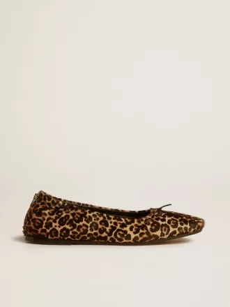Bailarinas Amy en piel de potro con estampado de leopardo en color beige
