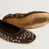 Bailarinas Amy en piel napa negra con tachuelas plateadas