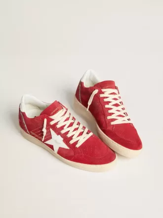 Ball Star en ante rojo con estrella y lengüeta en el talón de cuero blanco
