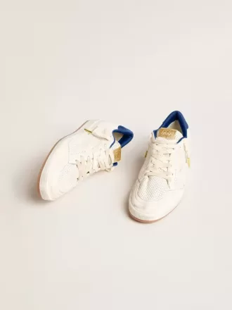 Ball Star en napa perforada con estrella blanca y lengüeta de nylon azul en el talón