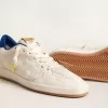 Ball Star en napa perforada con estrella blanca y lengüeta de nylon azul en el talón Ball Star en napa perforada con estrella blanca y lengüeta de nylon azul en el talón