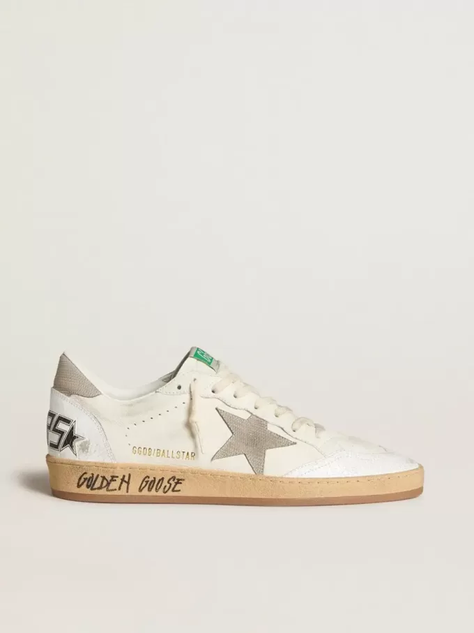 Ball Star en piel napa con estrella y lengüeta en el talón de nubuck gris Ball Star en piel napa con estrella y lengüeta en el talón de nubuck gris
