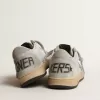 Ball Star Junior en brillo con inserciones de ante gris hielo Ball Star Junior en brillo con inserciones de ante gris hielo