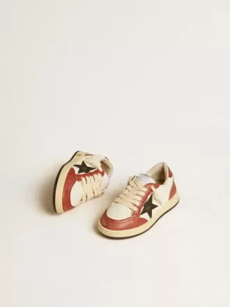 Ball Star Junior en napa con estrella negra e inserciones de cuero rojo