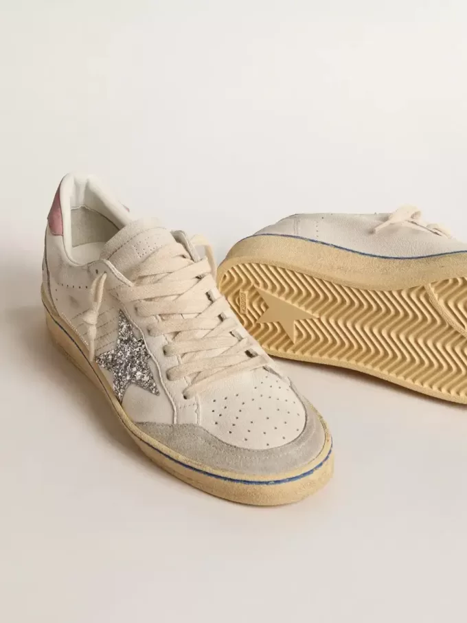 Ball Star LTD con estrella brillante y lengüeta de ante rosa en el talón