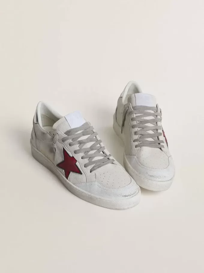 Ball Star LTD para hombre con estrella roja y lengüeta plateada en el talón Ball Star LTD para hombre con estrella roja y lengüeta plateada en el talón