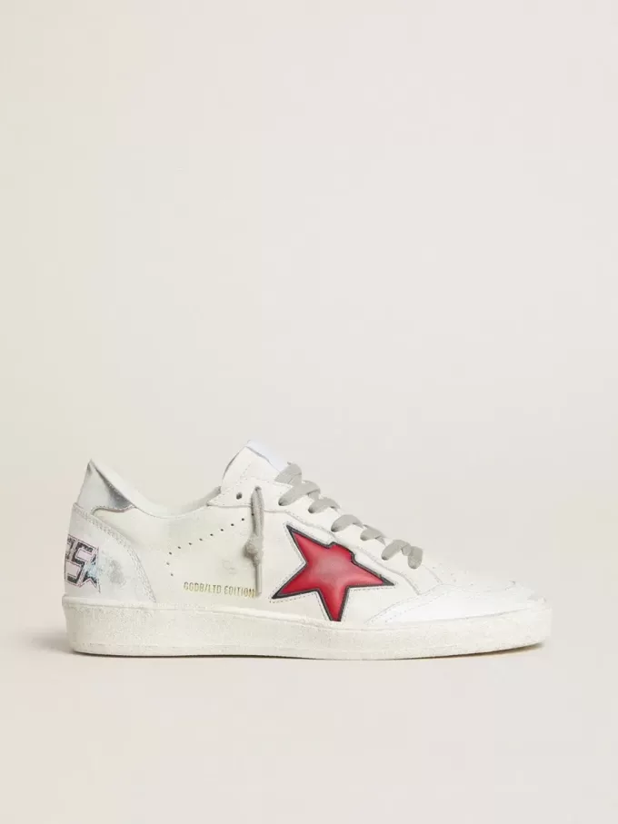 Ball Star LTD para mujer con estrella roja y lengüeta plateada en el talón Ball Star LTD para mujer con estrella roja y lengüeta plateada en el talón