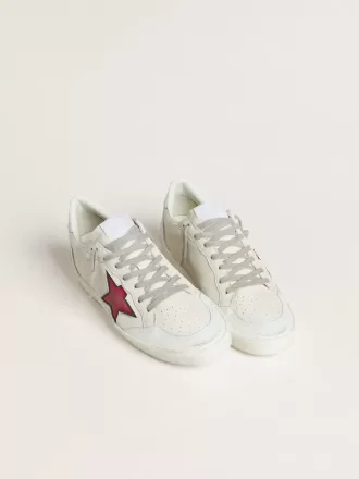 Ball Star LTD para mujer con estrella roja y lengüeta plateada en el talón Ball Star LTD para mujer con estrella roja y lengüeta plateada en el talón