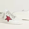 Ball Star LTD para mujer con estrella roja y lengüeta plateada en el talón Ball Star LTD para mujer con estrella roja y lengüeta plateada en el talón
