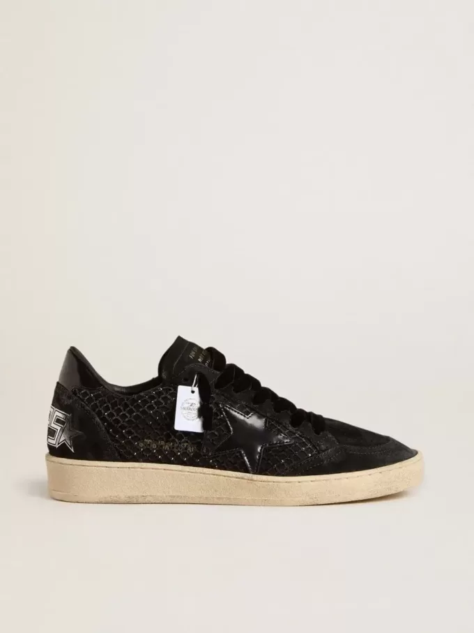 Ball Star para mujer en malla con cristales Swarovski y estrella y lengüeta del talón en piel laminada negra. Ball Star para mujer en malla con cristales Swarovski y estrella y lengüeta del talón en piel laminada negra.