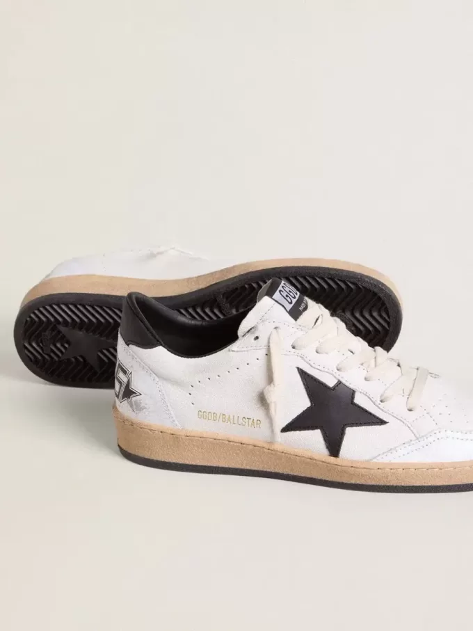 Ball Star para mujer en napa con estrella negra y lengüeta negra en el talón Ball Star para mujer en napa con estrella negra y lengüeta negra en el talón