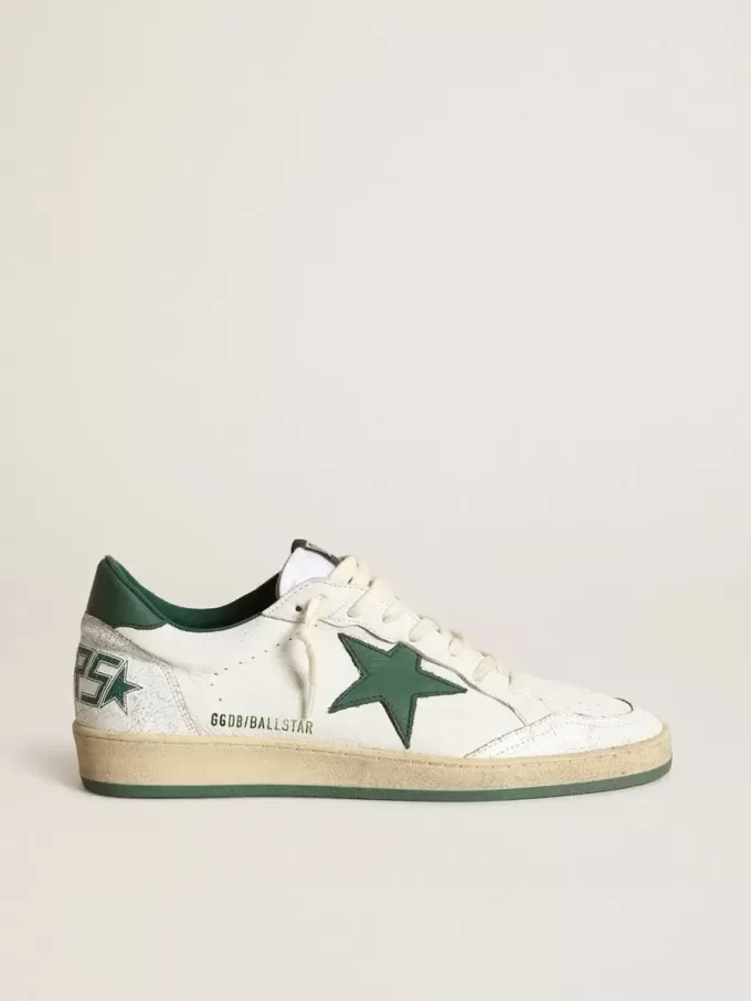 Ball Star para mujer en piel napa blanca con estrella y lengüeta en el talón en piel verde Ball Star para mujer en piel napa blanca con estrella y lengüeta en el talón en piel verde