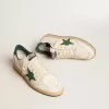 Ball Star Wishes para hombre en piel napa blanca con estrella y lengüeta en el talón en piel verde Ball Star Wishes para hombre en piel napa blanca con estrella y lengüeta en el talón en piel verde