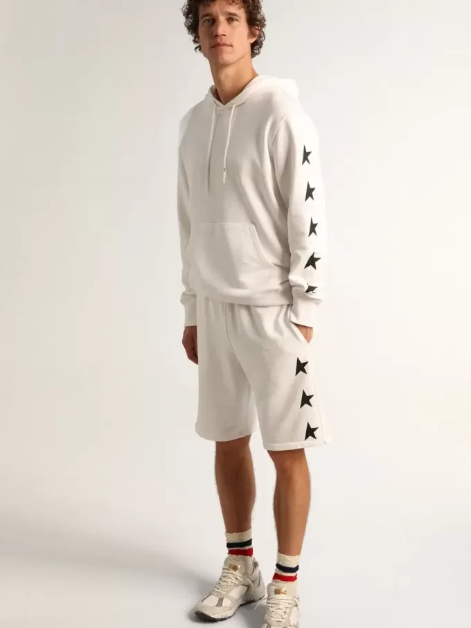 Bermudas vintage blancas para hombre con estrellas negras en contraste Bermudas vintage blancas para hombre con estrellas negras en contraste