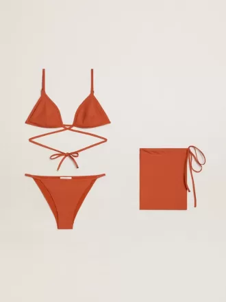Bikini de mujer en jersey acanalado rojo ladrillo con cordones y detalles dorados