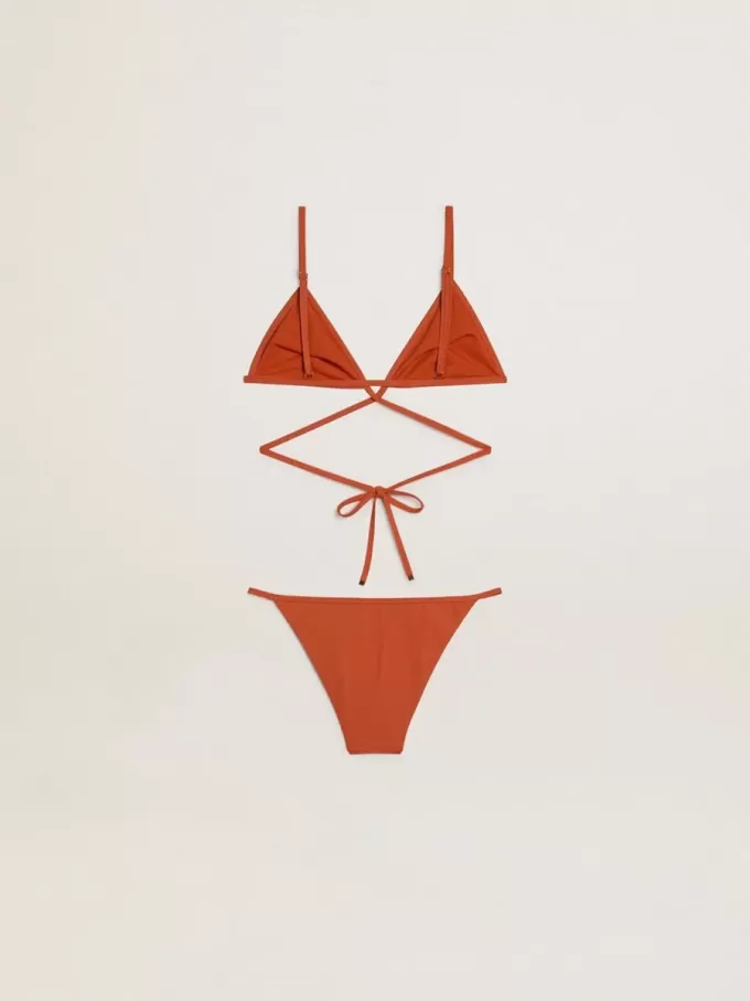 Bikini de mujer en jersey acanalado rojo ladrillo con cordones y detalles dorados