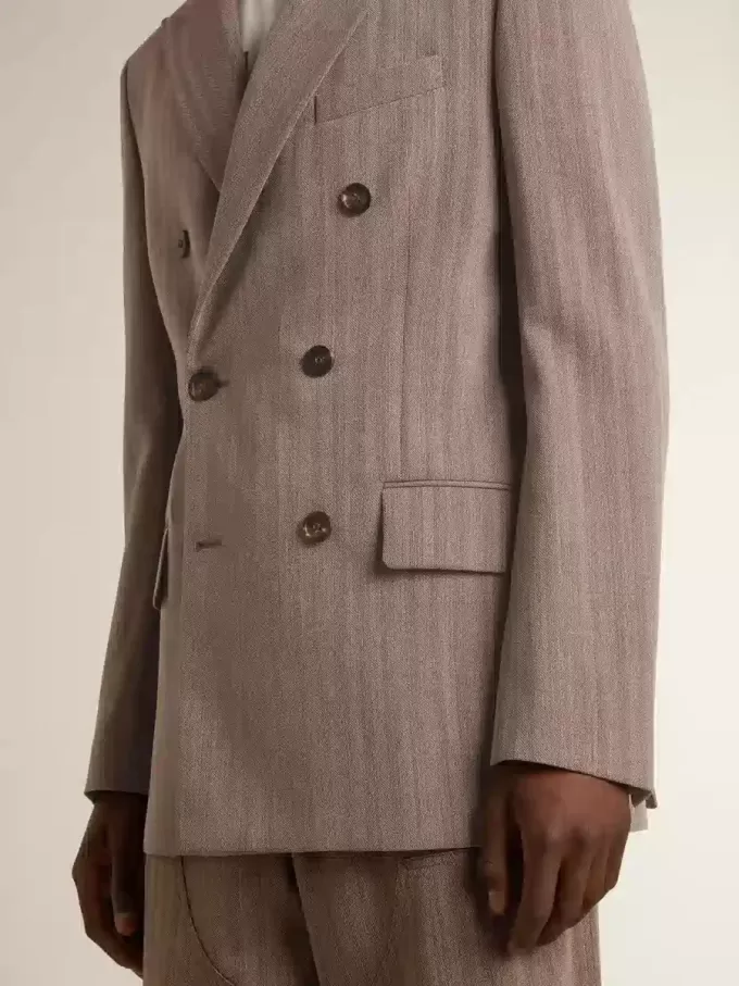 Blazer cruzado de lana mezclada con diseño chevron en color beige para hombre Blazer cruzado de lana mezclada con diseño chevron en color beige para hombre