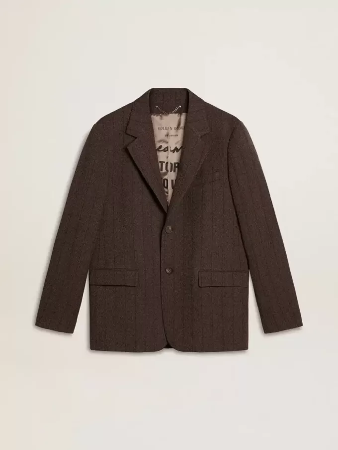 Blazer de hombre de una sola botonadura en lana marrón oscuro con diseño de rayas finas Blazer de hombre de una sola botonadura en lana marrón oscuro con diseño de rayas finas