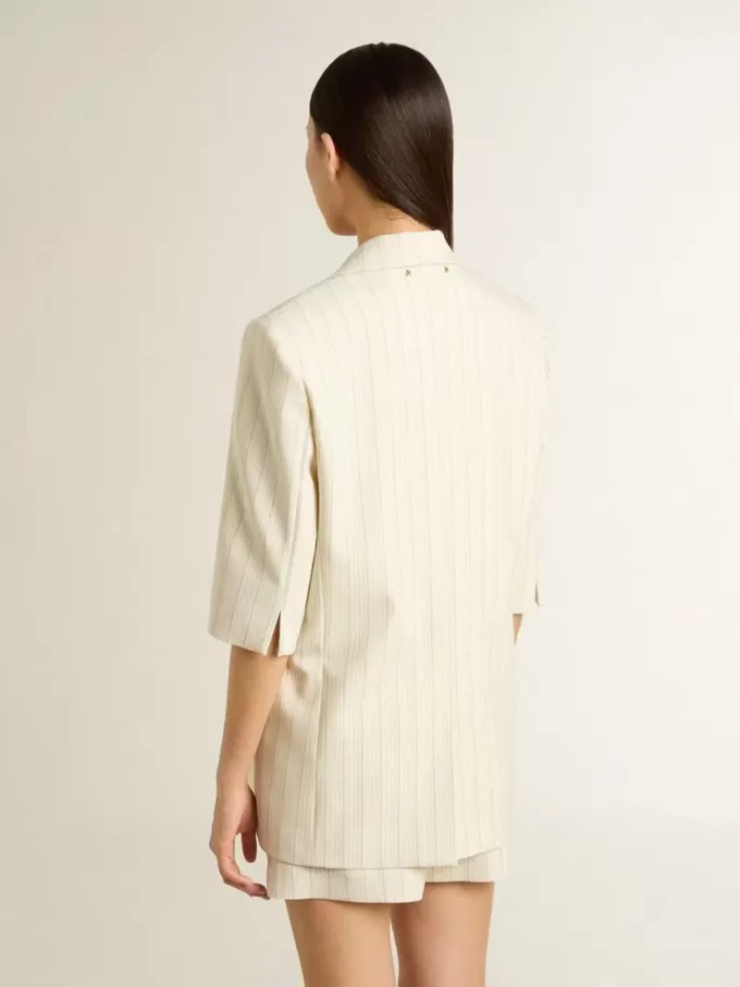 Blazer de mujer en mezcla de lana a rayas blancas y grises con mangas cortas. Blazer de mujer en mezcla de lana a rayas blancas y grises con mangas cortas.