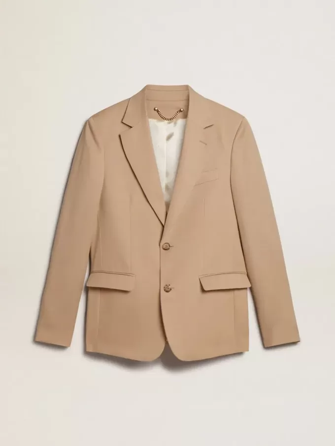 Blazer de un solo pecho en color arena con botones de cuerno Blazer de un solo pecho en color arena con botones de cuerno
