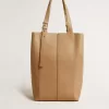 Bolso 24/7 North South en piel color capuchino con asas ajustables