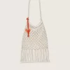 Bolso de macramé para mujer en algodón color mantequilla con un charm de langosta de cuero Bolso de macramé para mujer en algodón color mantequilla con un charm de langosta de cuero