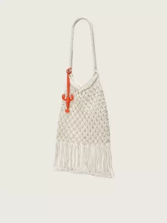 Bolso de macramé para mujer en algodón color mantequilla con un charm de langosta de cuero