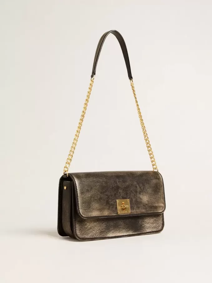 Bolso Gioia en piel vintage negra con detalles dorados Bolso Gioia en piel vintage negra con detalles dorados
