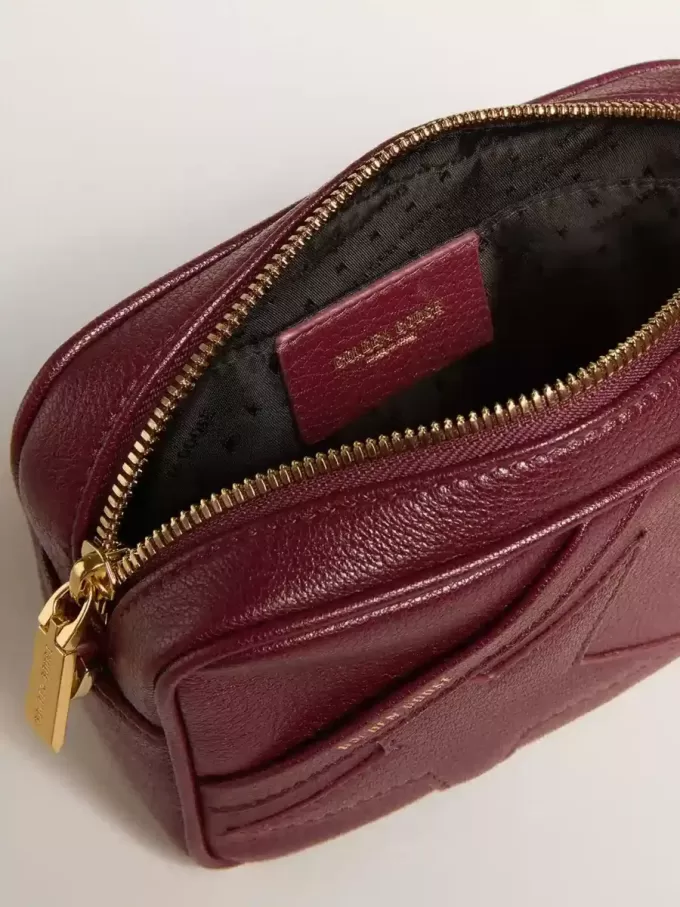 Bolso Mini Star en piel color vino con estrella tono sobre tono