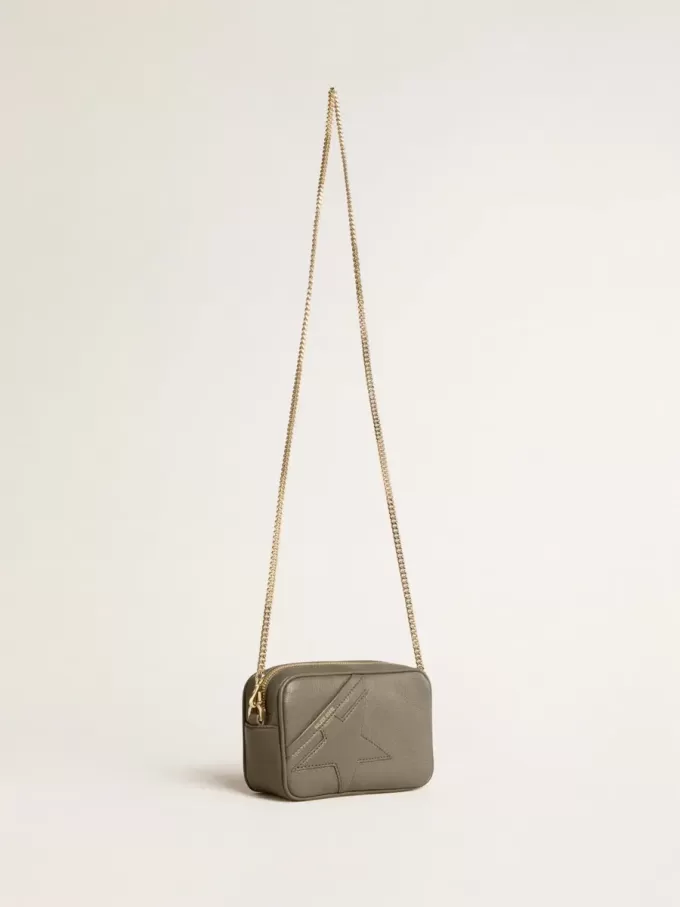Bolso Mini Star en piel verde salvia con estrella tono sobre tono