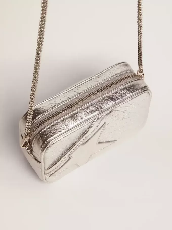 Bolso Mini Star para mujer en piel laminada plateada con estrella tono sobre tono