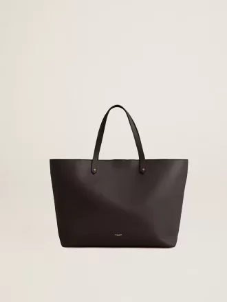 Bolso Pasadena negro fabricado en piel lisa con logotipo dorado