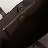Bolso Pasadena negro fabricado en piel lisa con logotipo dorado