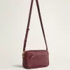 Bolso Star en piel color vino con estrella tono sobre tono Bolso Star en piel color vino con estrella tono sobre tono