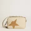 Bolso Star en piel martillada color mantequilla con estrella de cristal Swarovski Bolso Star en piel martillada color mantequilla con estrella de cristal Swarovski
