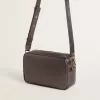 Bolso Star en piel metalizada gris con estrella de cristal Swarovski Bolso Star en piel metalizada gris con estrella de cristal Swarovski