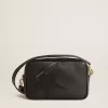 Bolso Star en piel negra con estrella tono sobre tono