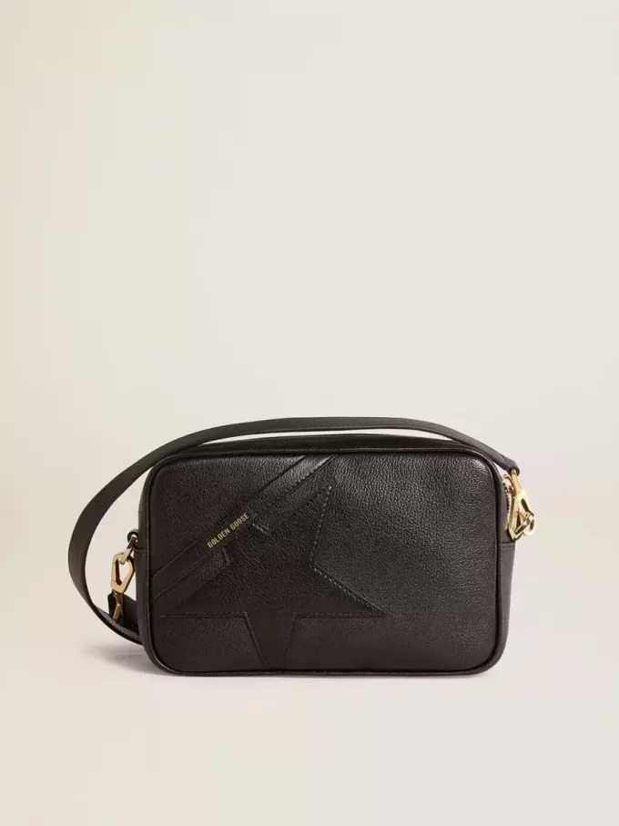 Bolso Star en piel negra con estrella tono sobre tono