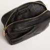 Bolso Star en piel negra con estrella tono sobre tono