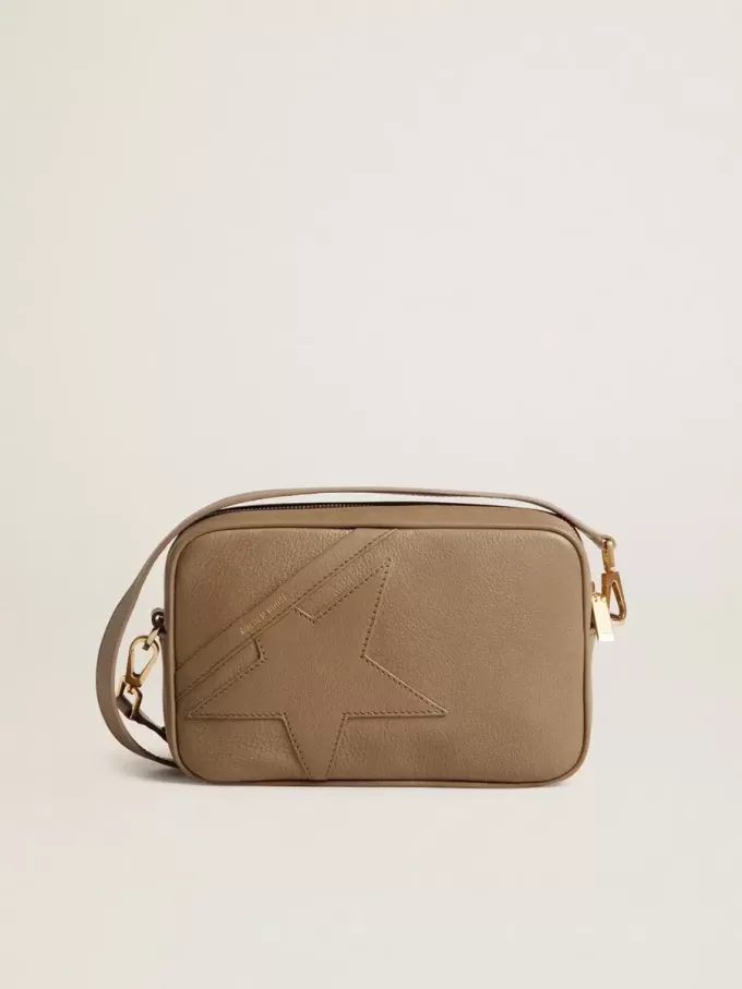 Bolso Star en piel verde salvia con estrella tono sobre tono Bolso Star en piel verde salvia con estrella tono sobre tono