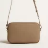 Bolso Star en piel verde salvia con estrella tono sobre tono Bolso Star en piel verde salvia con estrella tono sobre tono