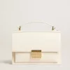 Bolso Venezia en piel acolchada color mantequilla con detalles dorados Bolso Venezia en piel acolchada color mantequilla con detalles dorados