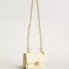 Bolso Venezia en piel acolchada color mantequilla con doble charm