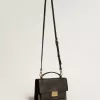 Bolso Venezia en piel envejecida negra con detalles dorados Bolso Venezia en piel envejecida negra con detalles dorados
