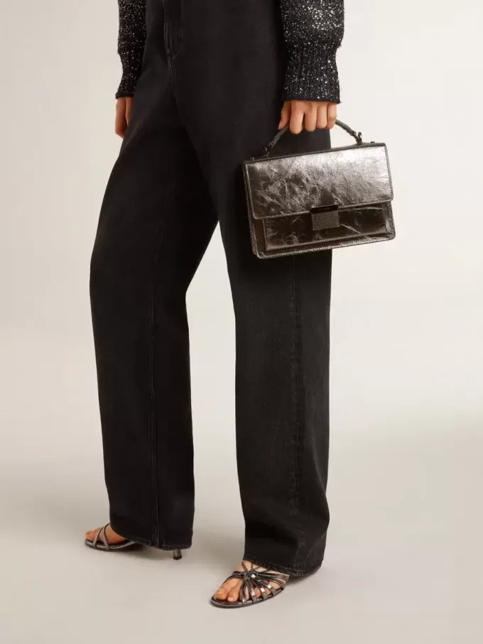 Bolso Venezia en piel metalizada gris antracita con detalles en negro Bolso Venezia en piel metalizada gris antracita con detalles en negro