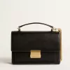 Bolso Venezia en piel negra con detalles dorados Bolso Venezia en piel negra con detalles dorados